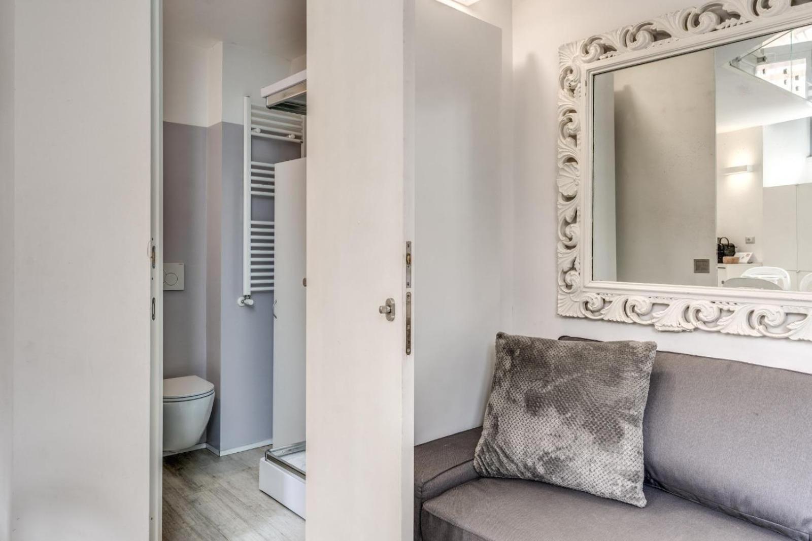 Elegant Flat In The Historic Near Colosseum! Rom