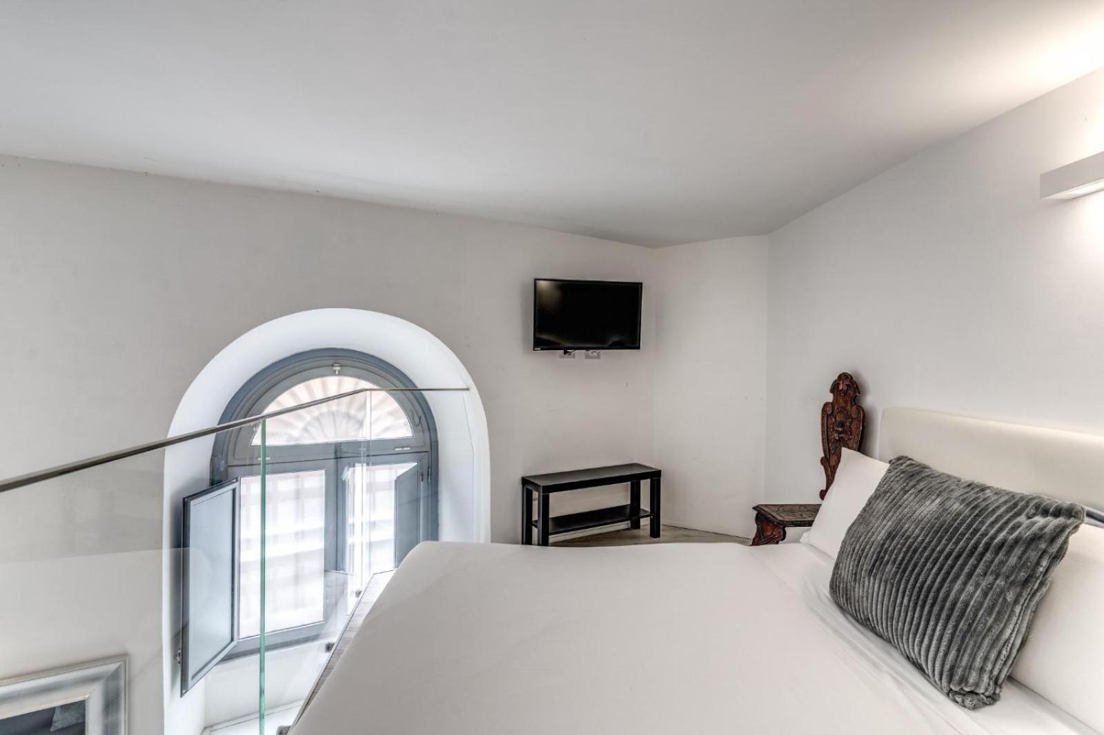 Elegant Flat In The Historic Near Colosseum! Apartment