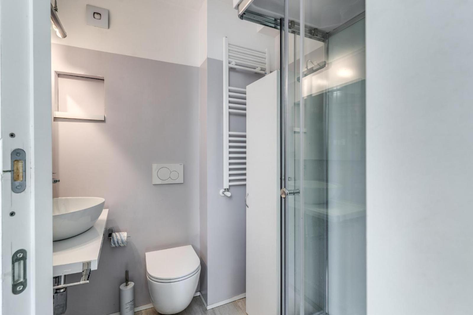Elegant Flat In The Historic Near Colosseum! Rom