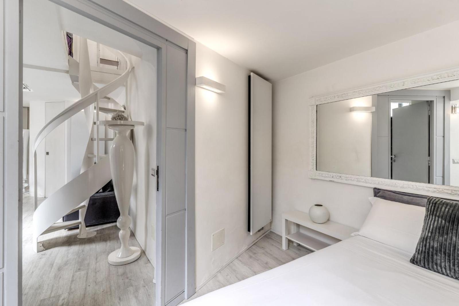 Apartment Elegant Flat In The Historic Near Colosseum! *